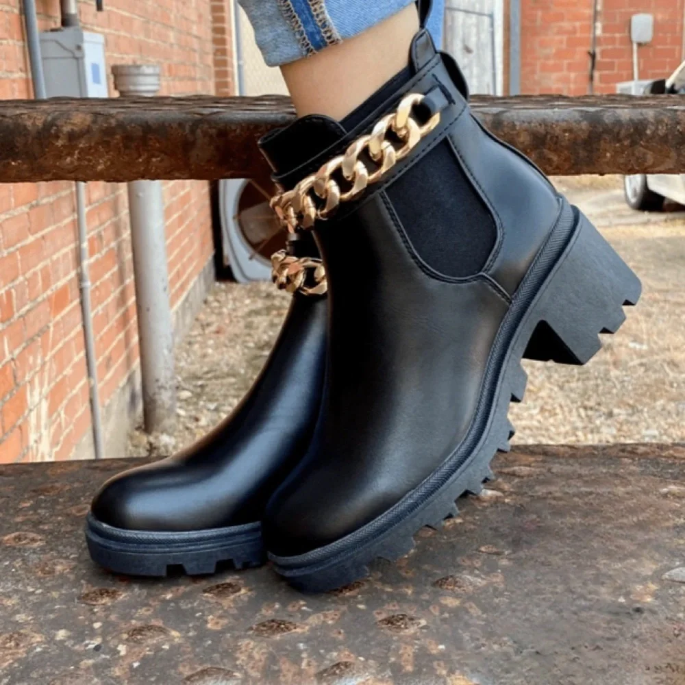 Black Chain Decor Platform Chelsea Boots